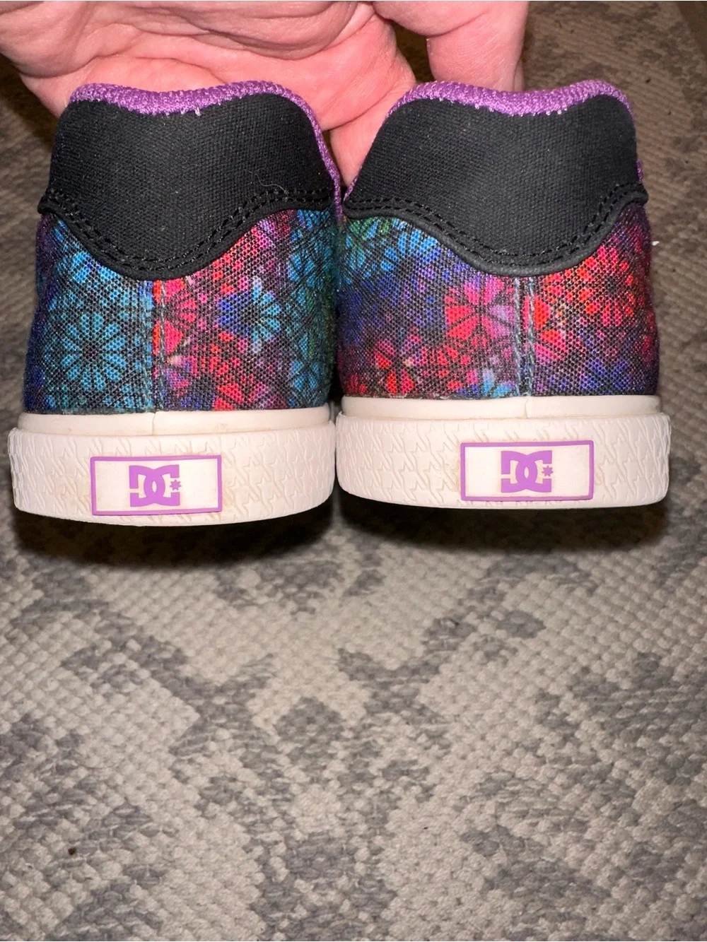 DC Ladies 7.5 Multi-Color Floral Lace-Up Skate Shoes - Picture 2 of 9